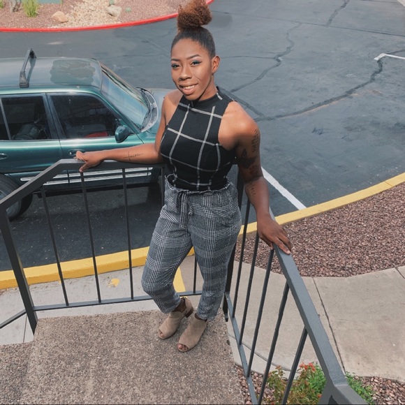 Hello loves, Welcome to my Closet ❤️ - Picture 1 of 5